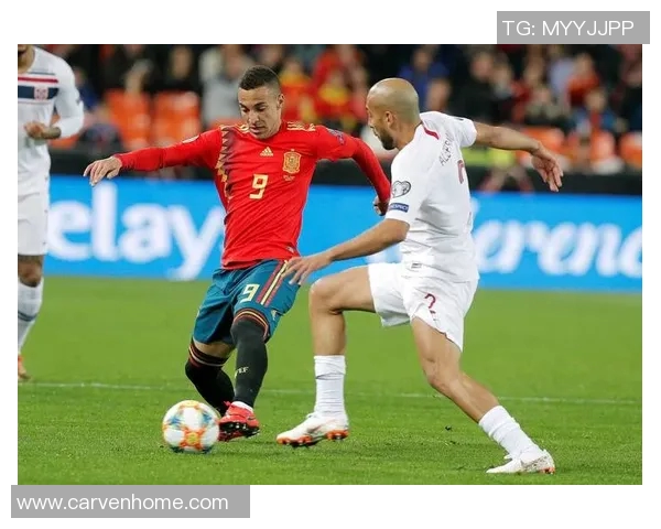 足球明星谁最强壮揭秘体能与力量的巅峰对决与球场表现的关系分析